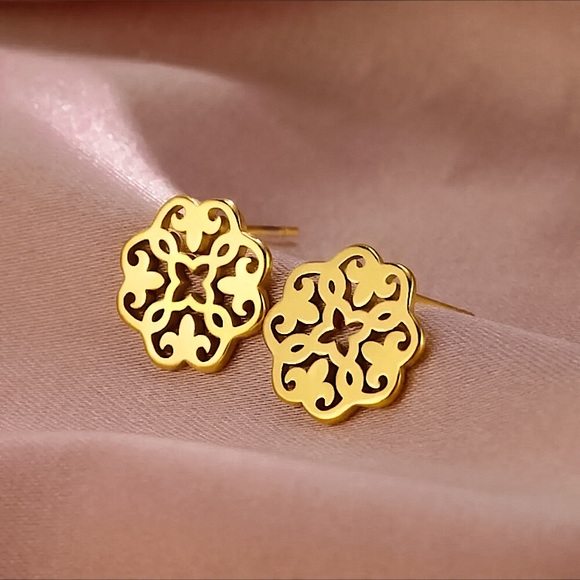 🔵𝟲𝟱%𝗢𝗙𝗙 𝗯𝘂𝗻𝗱𝗹𝗲𝘀 𝟯+🔵 NEW Fleur-De-Lis Stainless Steel Earrings - Picture 7 of 11